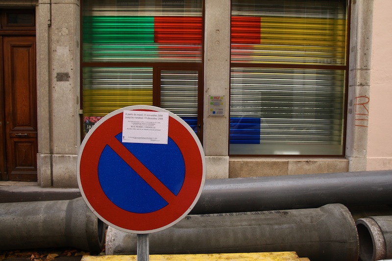 Constructing Coloful Cities
