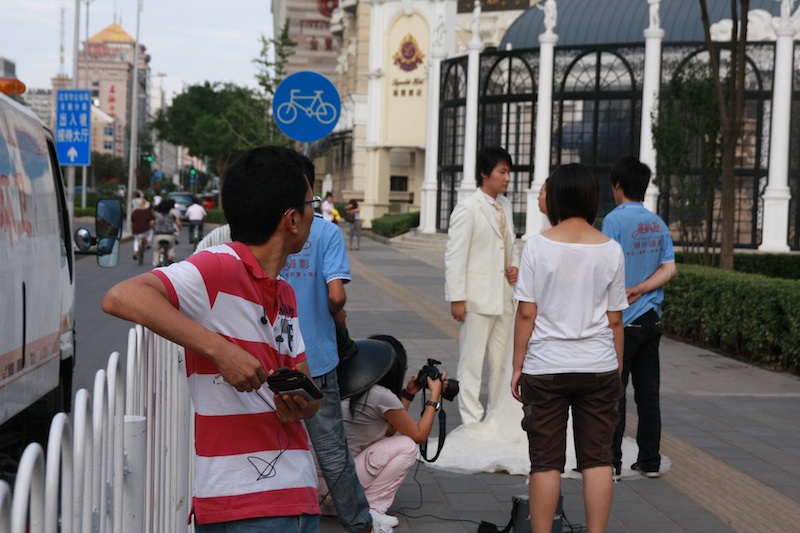 Getting Married. Fans along